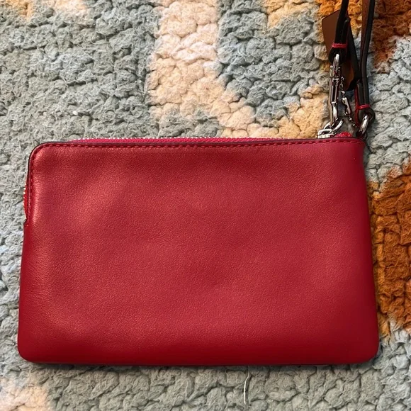 Coach Authentic Snoopy wristlet - Picture 2 of 7